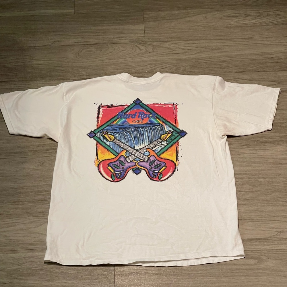 Hard rock tee